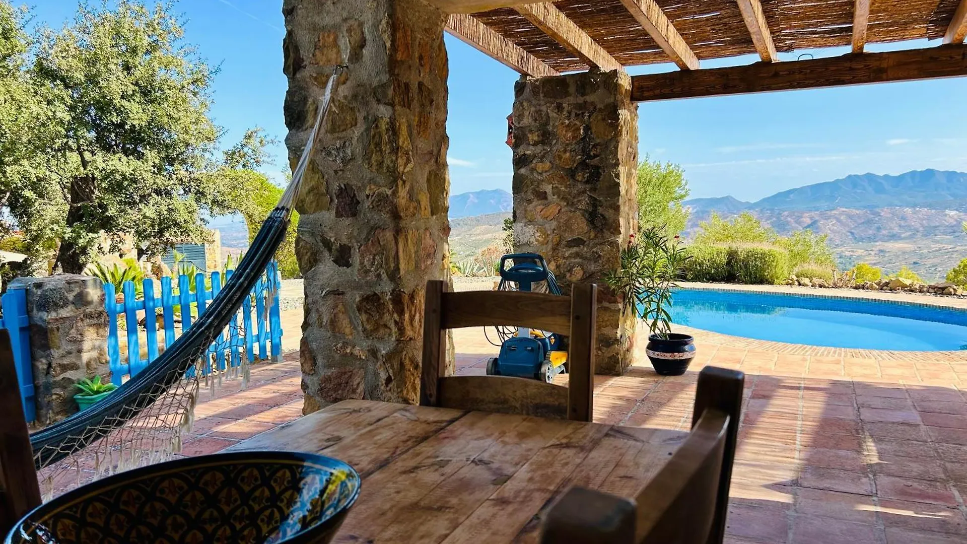 Super Cosy House With Private Pool And Amazing View Hotell Alozaina 0*,